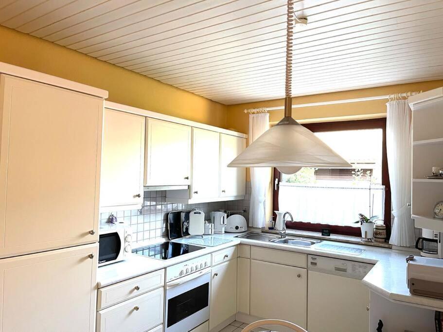 Ferienwohnung Leuchtbergblick Mit Terrasse Und Pkw Stellplatz Eschwege Esterno foto