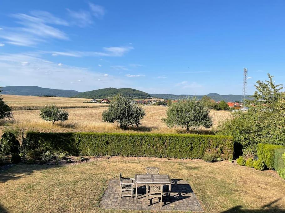 Ferienwohnung Leuchtbergblick Mit Terrasse Und Pkw Stellplatz Eschwege Esterno foto