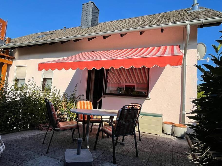 Ferienwohnung Leuchtbergblick Mit Terrasse Und Pkw Stellplatz Eschwege Esterno foto