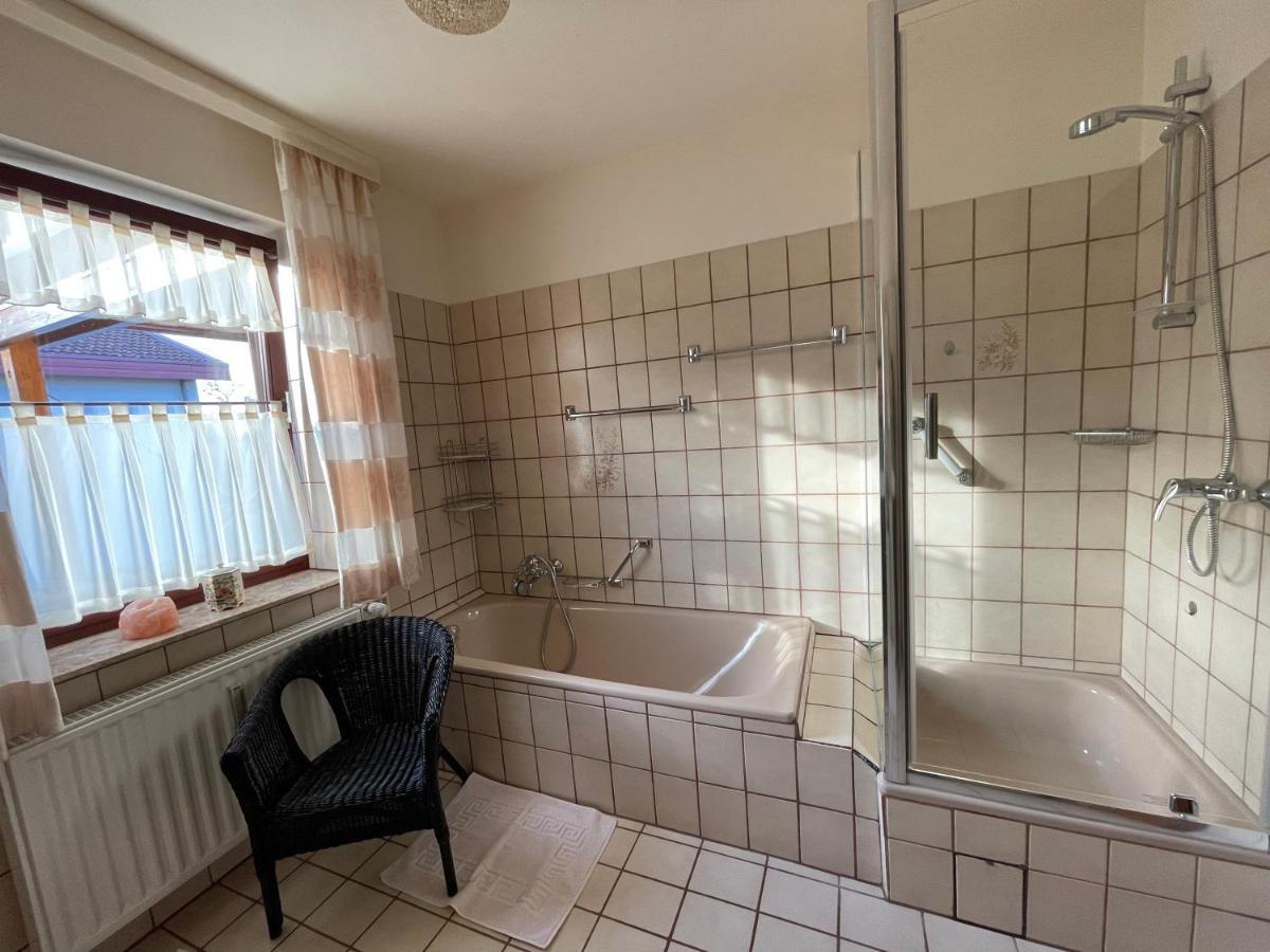 Ferienwohnung Leuchtbergblick Mit Terrasse Und Pkw Stellplatz Eschwege Esterno foto